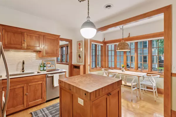 Minneapolis, MN 55410,4844 Vincent AVE S