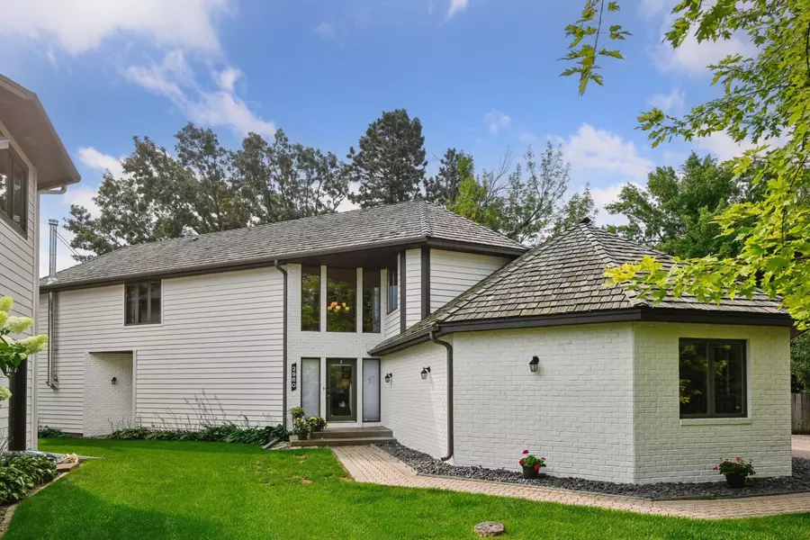2960 Highland CT, Mound, MN 55364