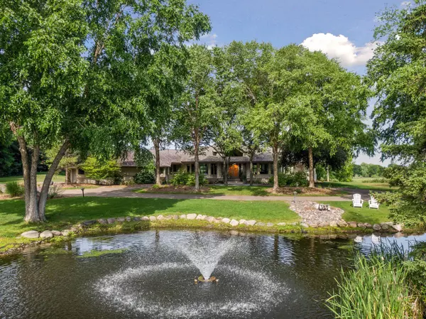 Medina, MN 55340,525 Navajo RD W