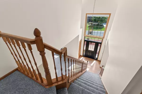 Eden Prairie, MN 55347,17168 Bainbridge DR