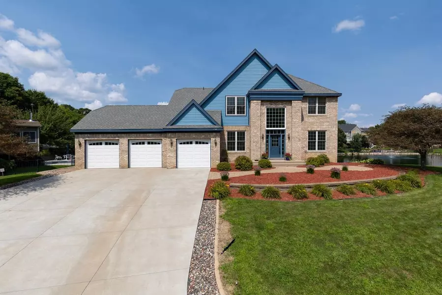 17168 Bainbridge DR, Eden Prairie, MN 55347
