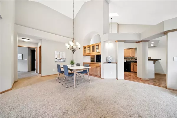 Hudson, WI 54016,77 Deerwood CT