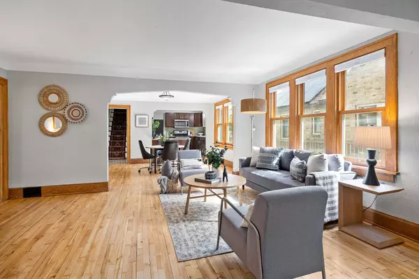 Minneapolis, MN 55406,3004 E Minnehaha Pkwy