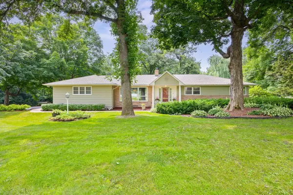 9125 Highway 7, Saint Bonifacius, MN 55375