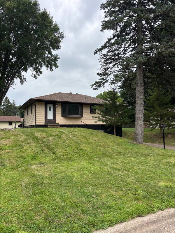 559 Granite AVE N, Oakdale, MN 55128