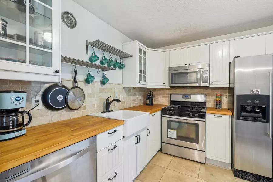 4004 Foss RD #101, Saint Anthony, MN 55421