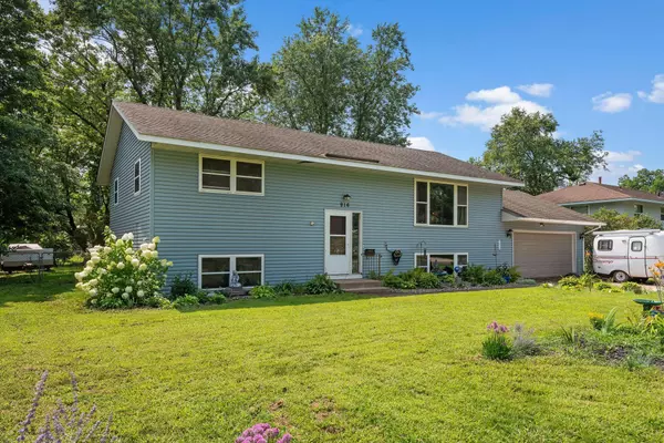 916 Adams ST, Anoka, MN 55303