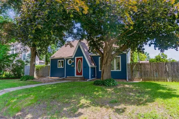Hutchinson, MN 55350,569 Glen ST SW