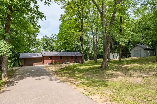 Oronoco, MN 55960,915 1st ST NW