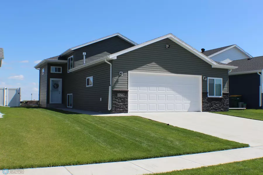 6746 Joseph ST, Horace, ND 58047