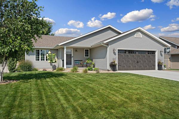 904 10th ST SE, Waseca, MN 56093