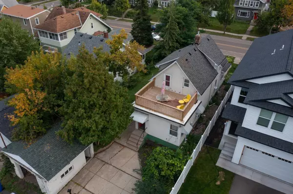 Saint Paul, MN 55105,1303 Randolph AVE