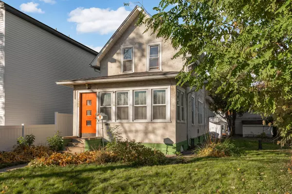 Saint Paul, MN 55105,1303 Randolph AVE