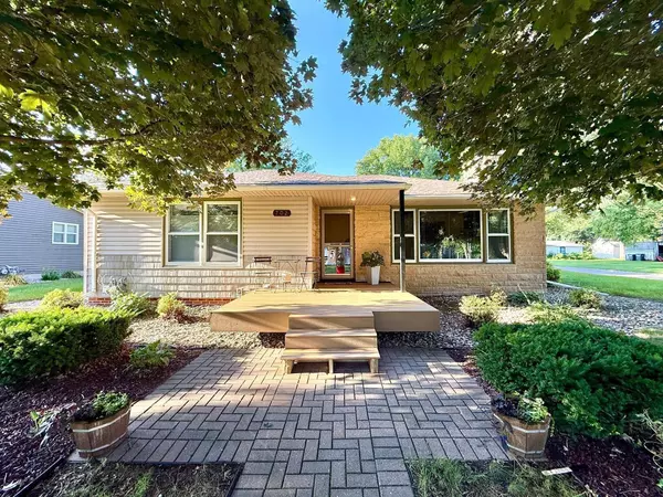 Lake Crystal, MN 56055,702 E Humphrey ST