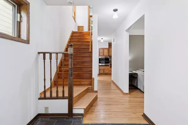 Saint Paul, MN 55103,1071 Colne ST