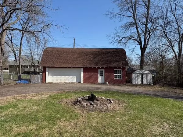 Brooklyn Park, MN 55444,924 81st AVE N