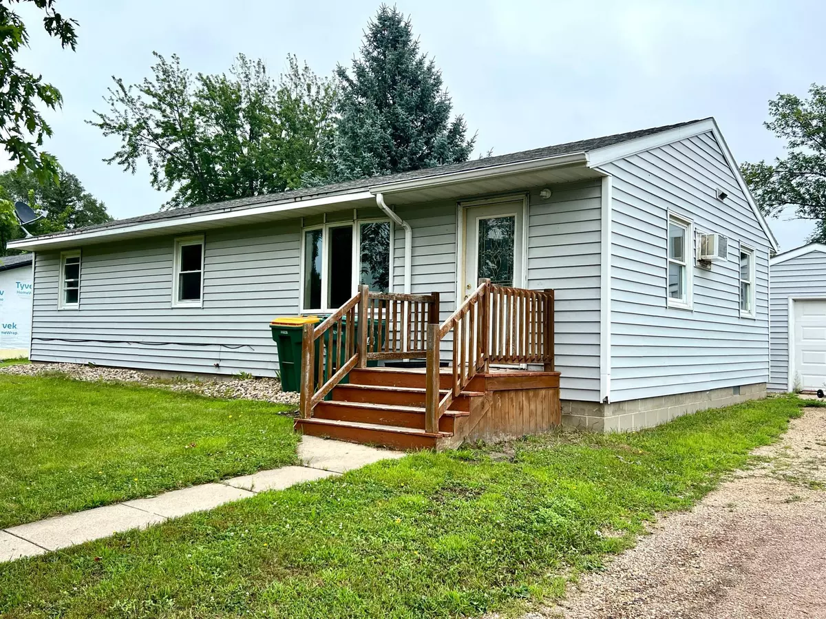 Ortonville, MN 56278,632 Paul Bunyan ST