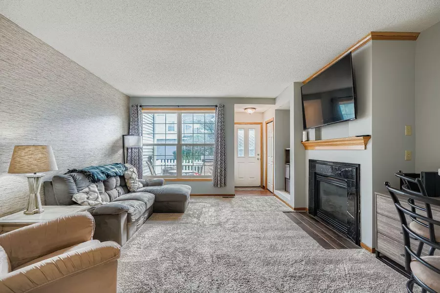 15040 Dunwood TRL #11, Apple Valley, MN 55124