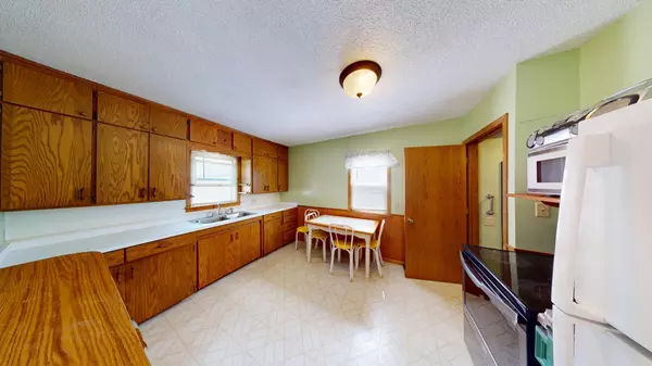 Albert Lea, MN 56007,1223 James AVE