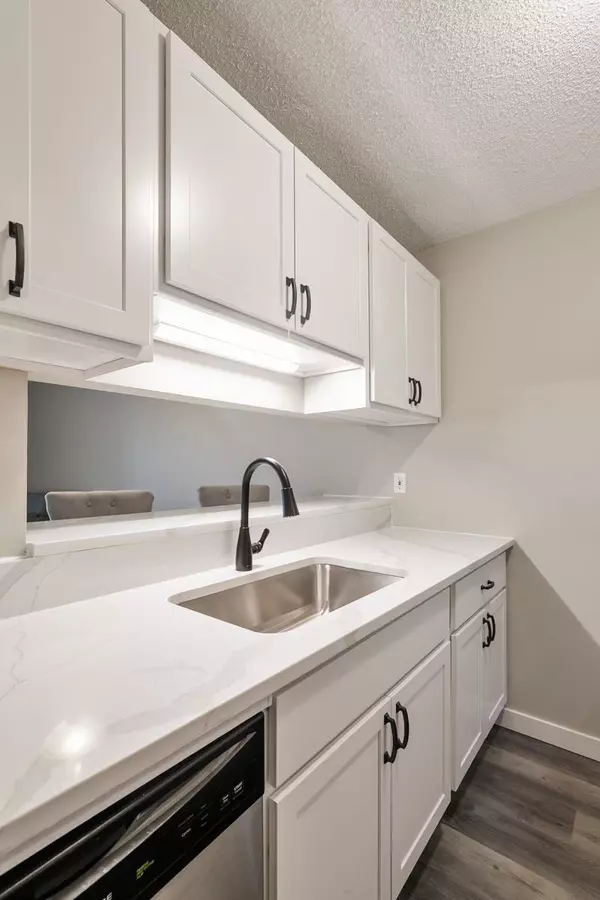 Burnsville, MN 55337,12968 Nicollet AVE #102