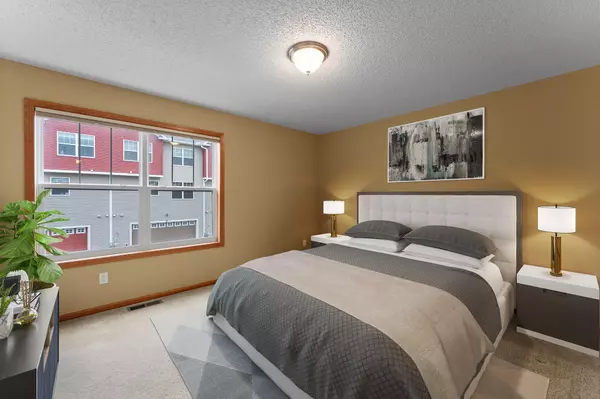 Chanhassen, MN 55317,1826 Colonial LN #4