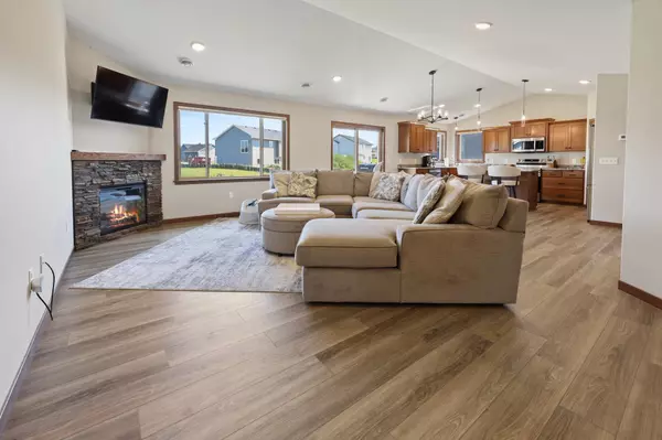 Avon, MN 56310,214 Woolgrass WAY