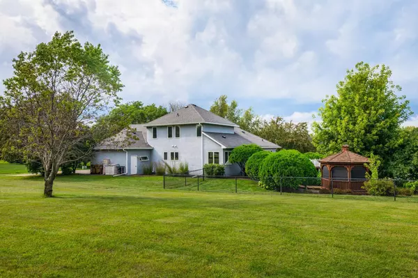 Lake Elmo, MN 55042,829 Jasmine AVE N