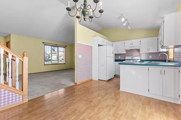 Buffalo, MN 55313,1604 Whitetail RUN