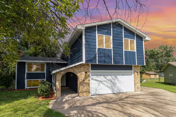 2912 80th CIR N, Brooklyn Park, MN 55444