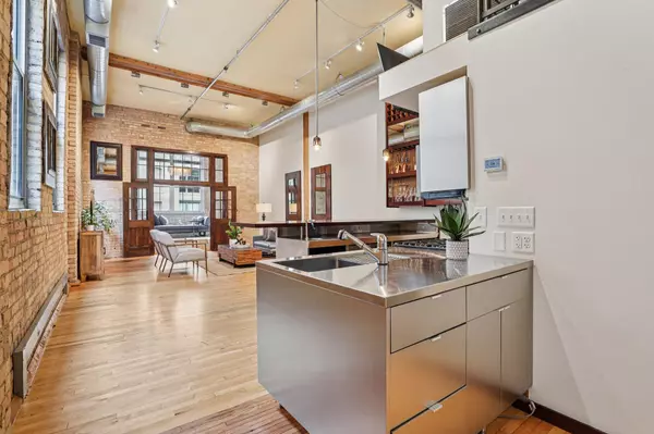 Minneapolis, MN 55401,801 Washington AVE N #222