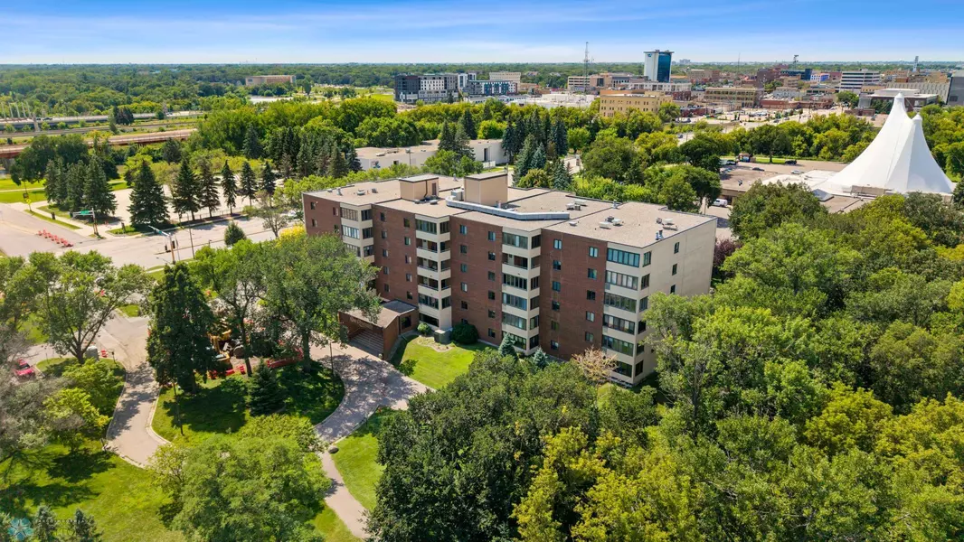 105 3rd ST N #108, Moorhead, MN 56560