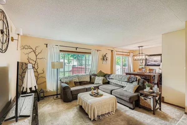 Burnsville, MN 55337,1701 James CT