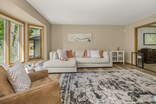 Eagan, MN 55123,591 Autumn Oaks CT