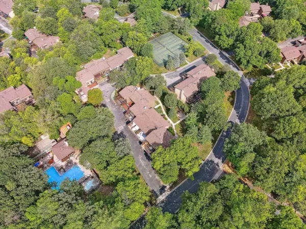 Burnsville, MN 55337,37 Birnamwood DR