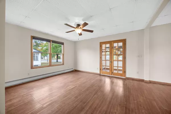 Hutchinson, MN 55350,135 4th AVE SE