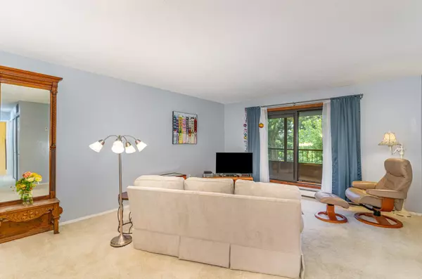 Edina, MN 55439,7520 Cahill RD #203A