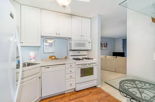 Edina, MN 55439,7520 Cahill RD #203A