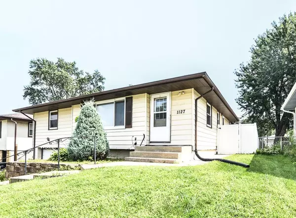 South Saint Paul, MN 55075,1127 9th AVE S
