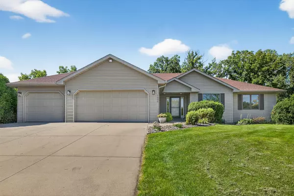 Lake City, MN 55041,1009 Safari WAY