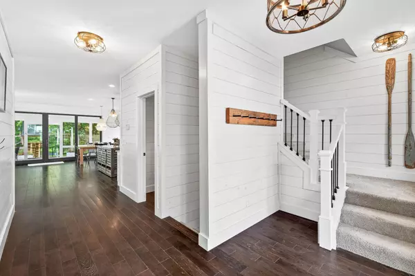 Mahtomedi, MN 55115,64 Juniper ST