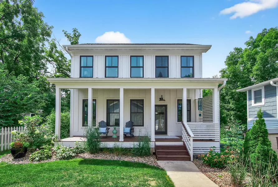 64 Juniper ST, Mahtomedi, MN 55115