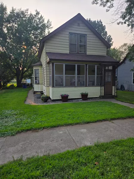 725 7th ST NE, Little Falls, MN 56345