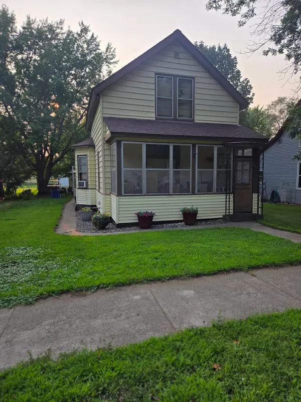 725 7th ST NE, Little Falls, MN 56345