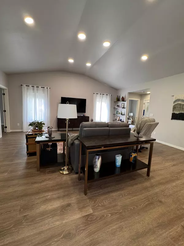 West Fargo, ND 58078,421 Westview LN E