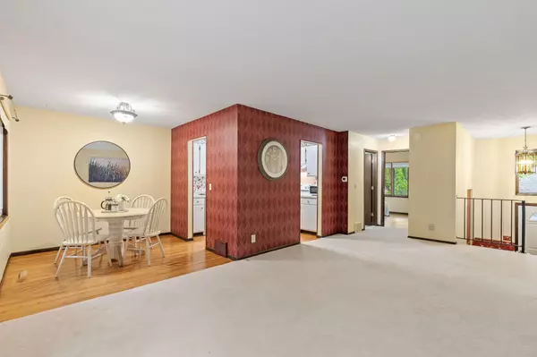 Burnsville, MN 55337,45 River Woods LN