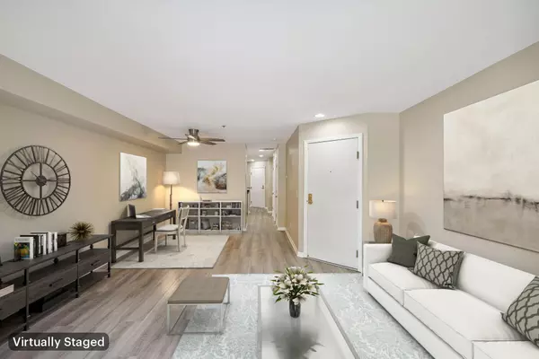 Minneapolis, MN 55403,906 Lincoln AVE