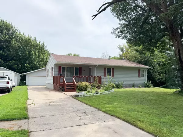 606 Morningside DR, Worthington, MN 56187