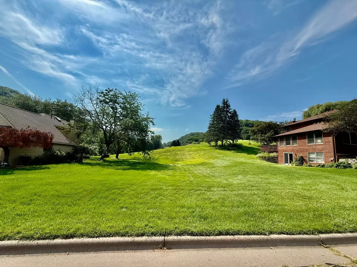 Winona, MN 55987,69 Forest Oak CT