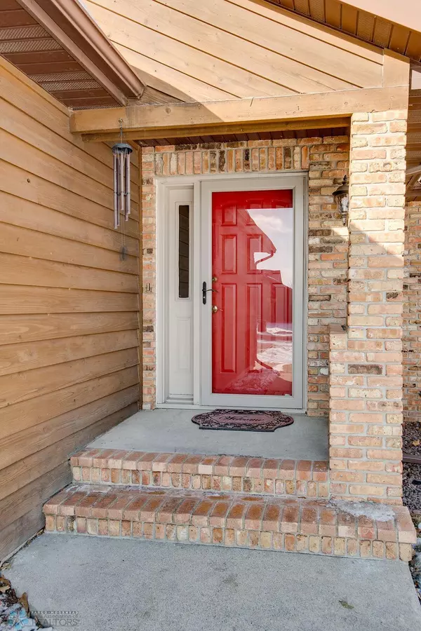 West Fargo, ND 58078,910 Sommerset DR