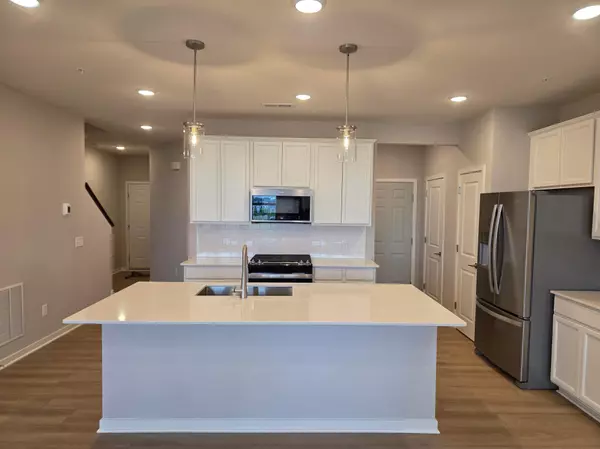 Woodbury, MN 55129,4740 AirLake Curve